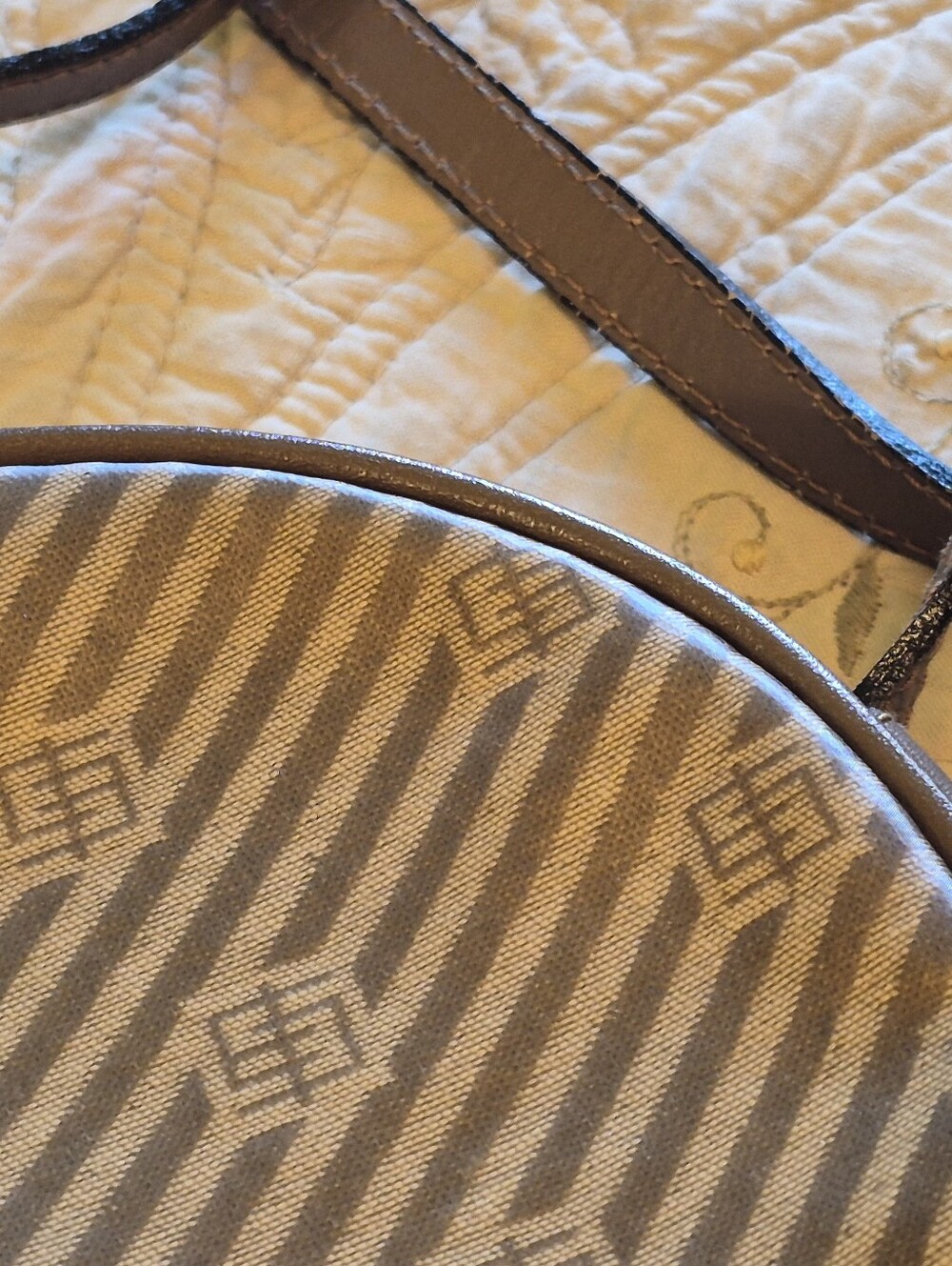 Emilio Pucci Vintage Tan Crossbody Bag - Picture 13 of 15